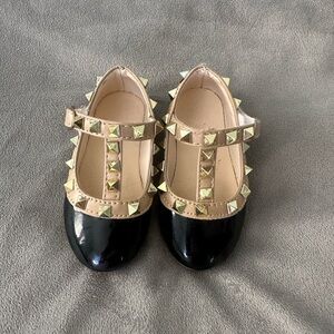 12-18M Black Patent Rockstud Baby Shoe